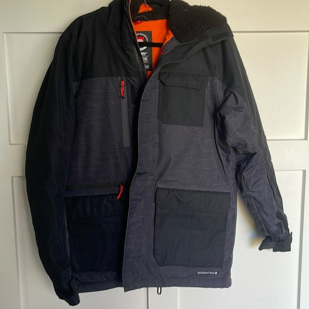 686 infidry Snowboard jacket size small